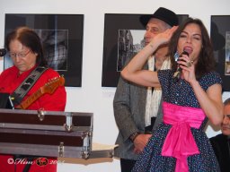 Fashion Show in der Contemplor Galerie Wien am 14. 03. 2024